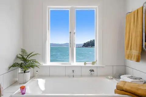 Seaglass Cottage Лоуър Хът Екстериор снимка
