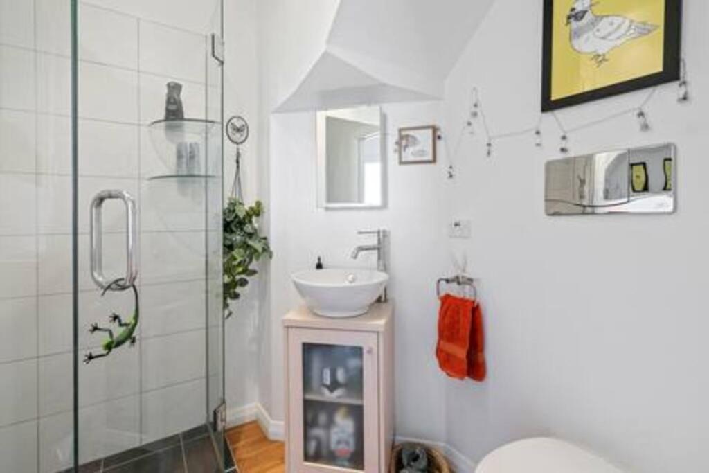 Seaglass Cottage Лоуър Хът Екстериор снимка